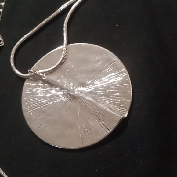 Reversable circle pendant necklace 30+2inches long in silver tone. - Picture 2 of 5
